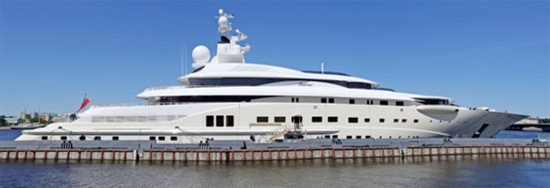 2 Billion Dollar Yaht