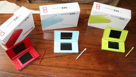 Nintendo DS Lite – New Colors Spotted