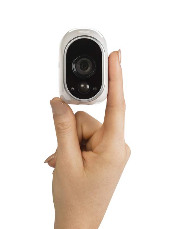 Arlo_VMC3030_Finger_Pinch_Front