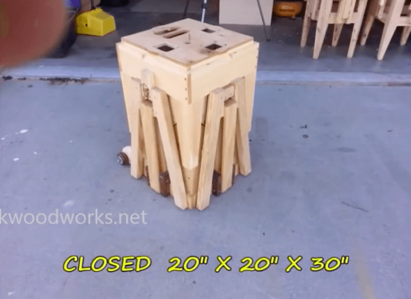 Eizzy Folding Table and Chairs