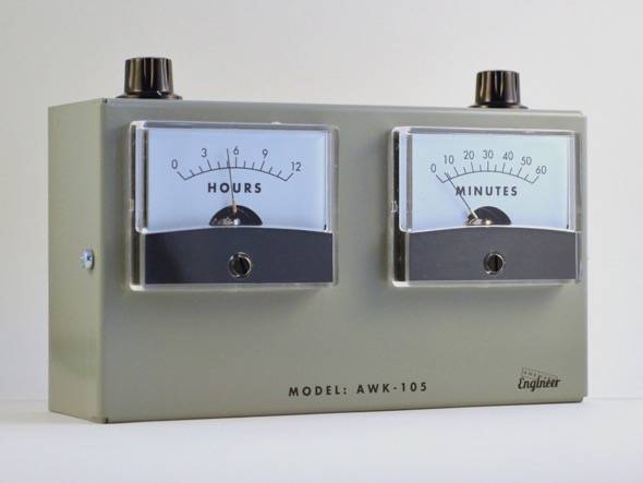 AWK-105_Analog_Voltmeter_Clock