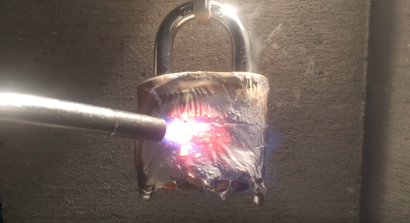 Torching A MasterLock 175D Padlock