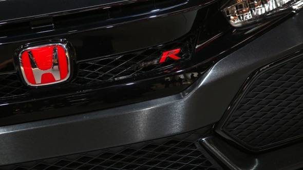 2018-honda-civic-type-r-badge