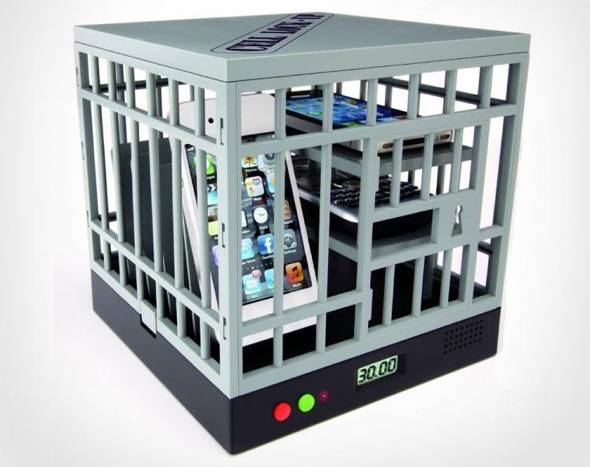 cell-phone-cage-to-lock-phones-from-being-used