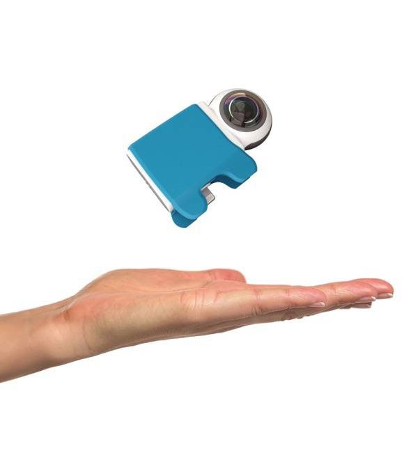 giroptic-io-hand-360-degree-iphone-camera