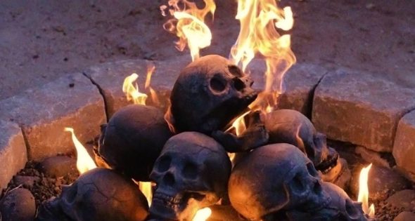 human-skull-fireplace-logs