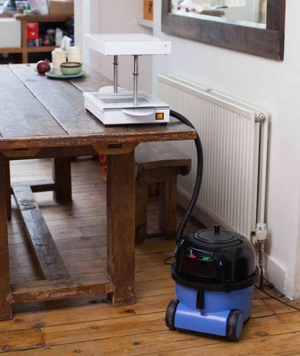 FormBox Vacuum Former In action