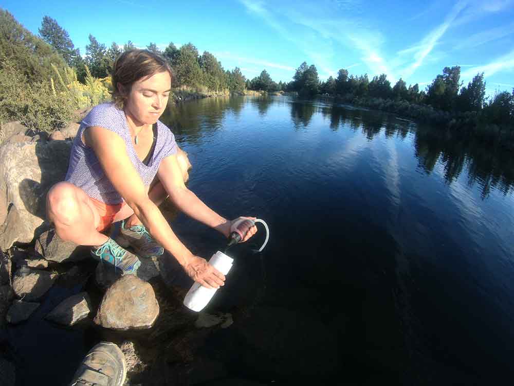 msr_trailshot_pocketsized_water_filter_Lake