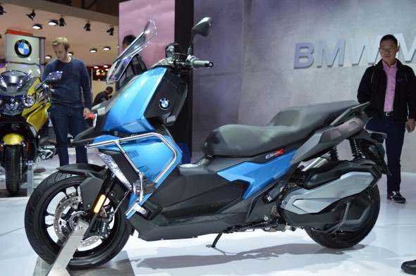 BMW C400X Scooter Debut