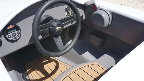 jimboat-electric-mini-boat-for-kids-cockpit