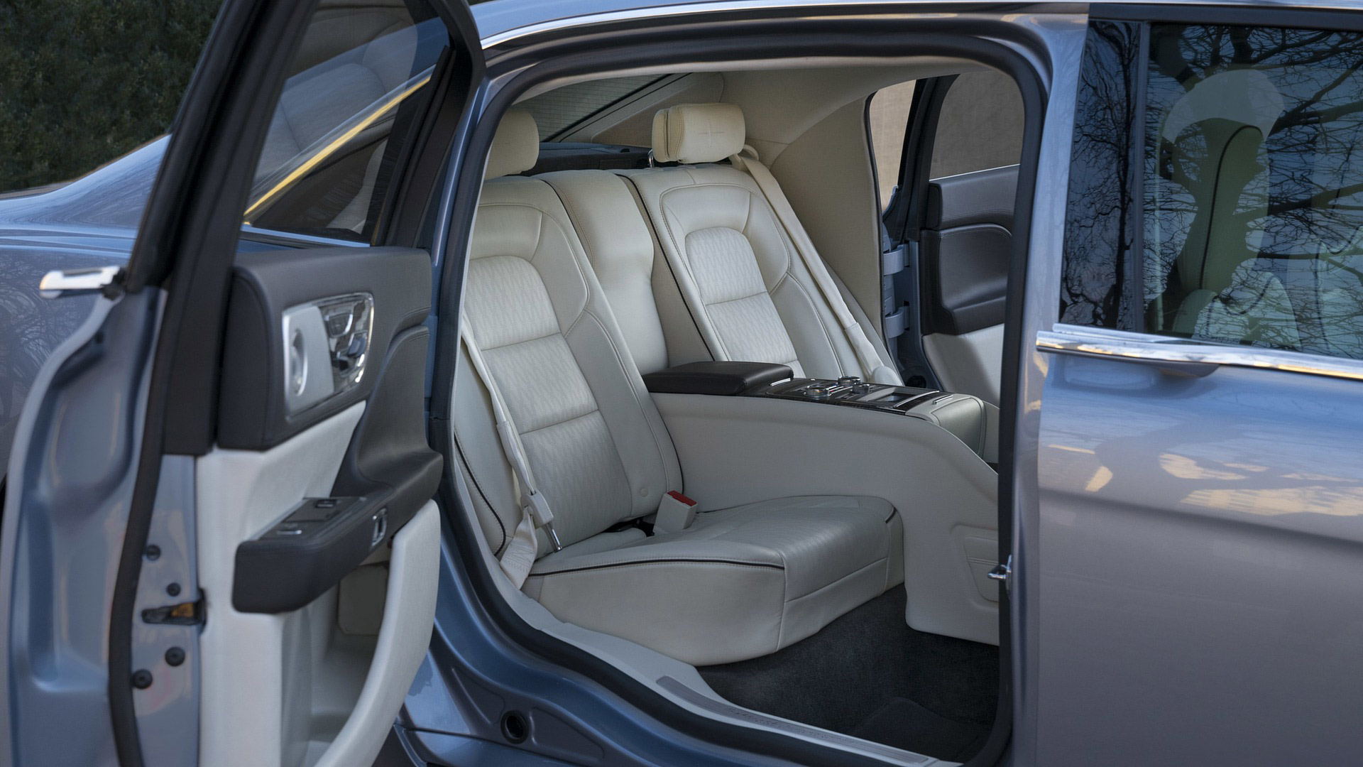 2019 Lincoln Continental Coach Door Edition Rear Seats