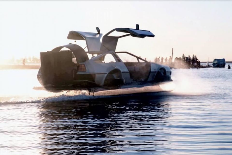 Delorean Hovercraft 1