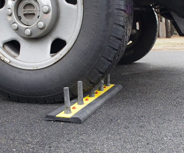fake-tire-spikes