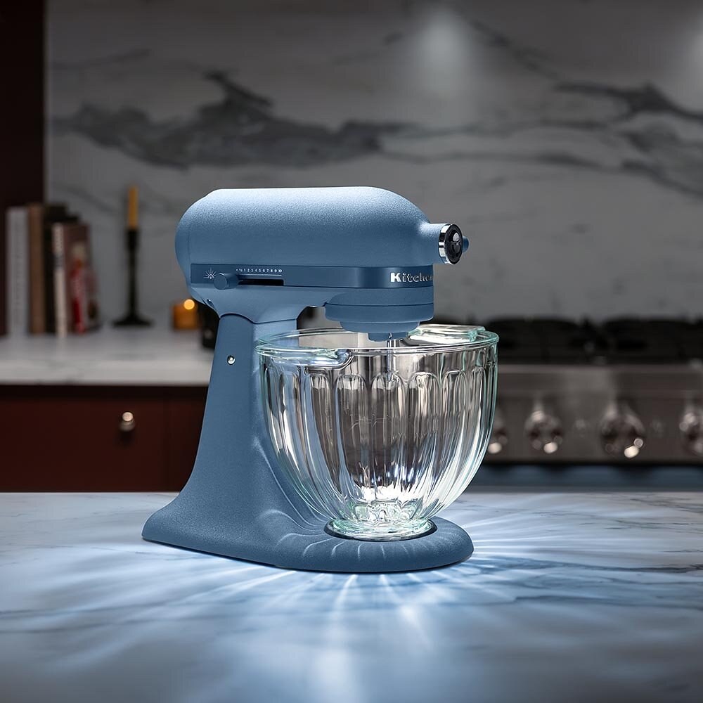 KitchenAid Luminaire mixer with stainless accessories set