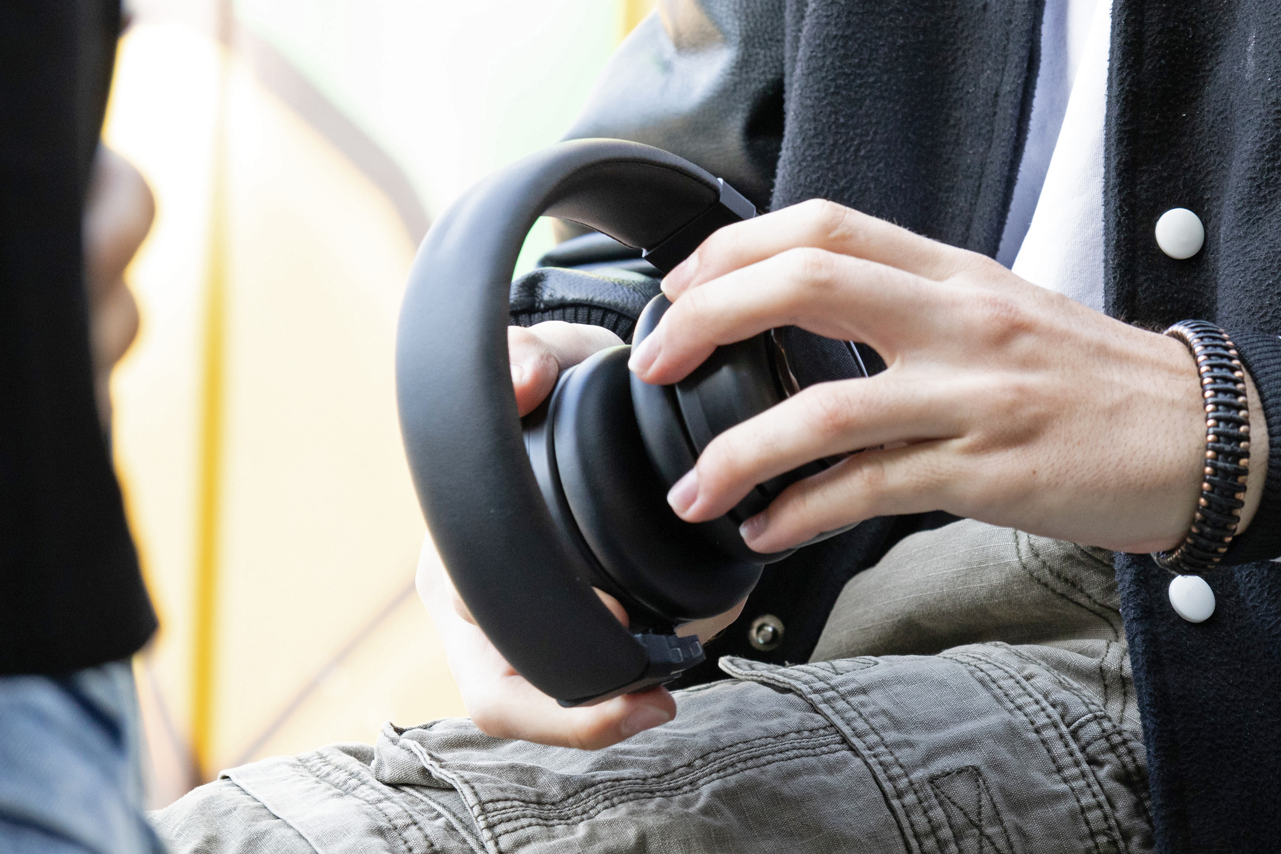TDM Neo hybrid headphones that transform into a speaker