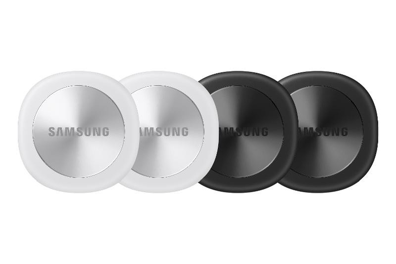 Galaxy SmartTag3 White and Black trackers side by side