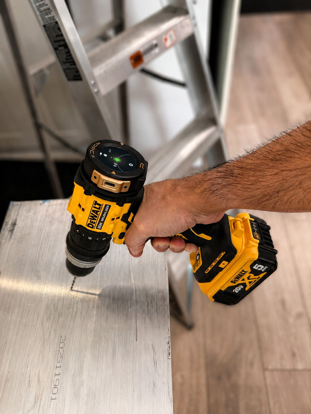 ROBBOX xDock guiding angled and perpendicular drilling on a workpiece
